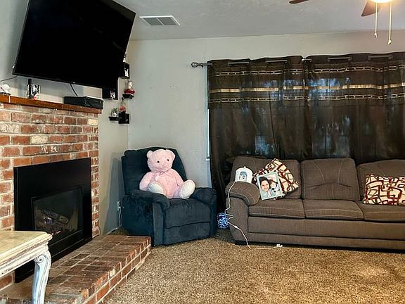 2nd image of 712 E Cypress Ave