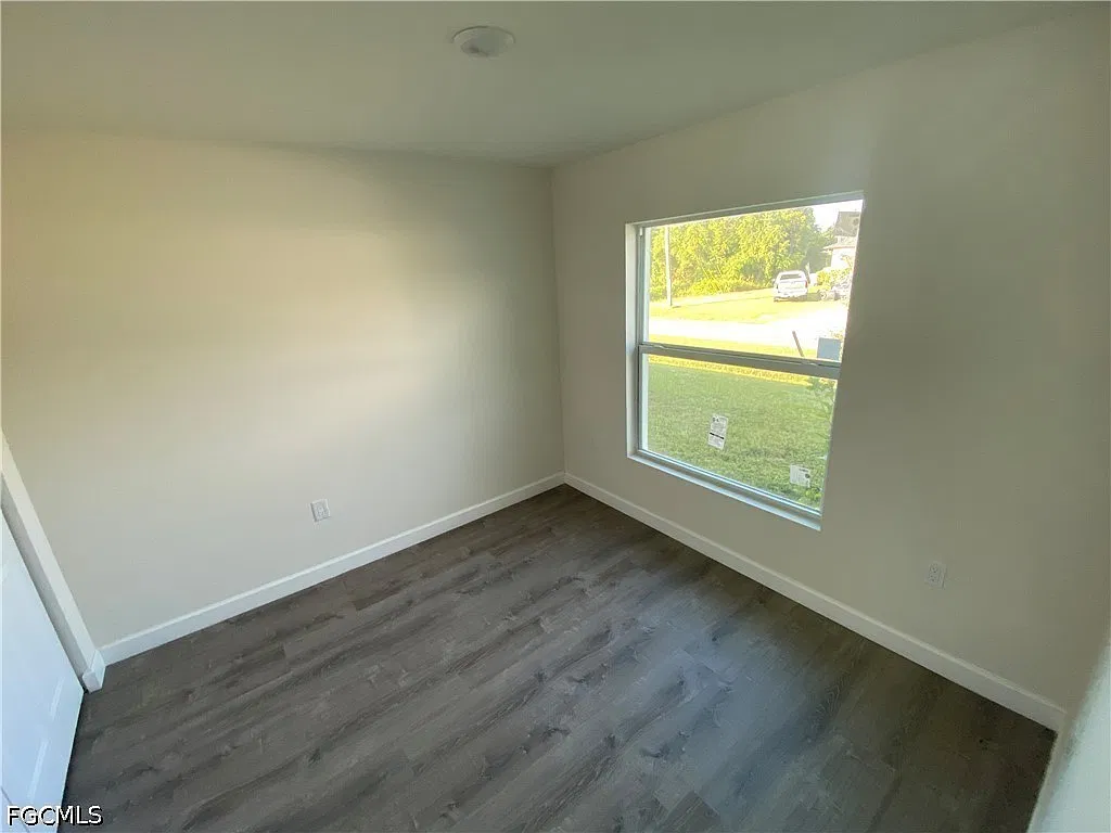 3 bed, 2.0 bath, 1200 sqft, $1,395 — Photo 4