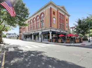 497 Springfield Ave APT 4, Summit, NJ 07901