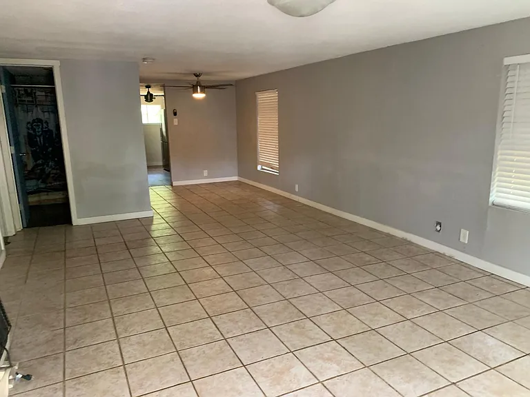 1505 Haskell St — Photo 2