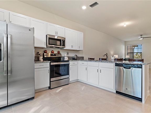 3rd image of 10025 W Villa Cir