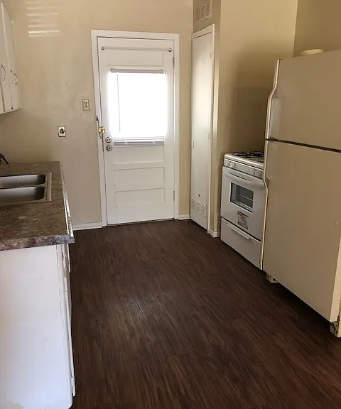 2810 Russell Ave — Photo 3