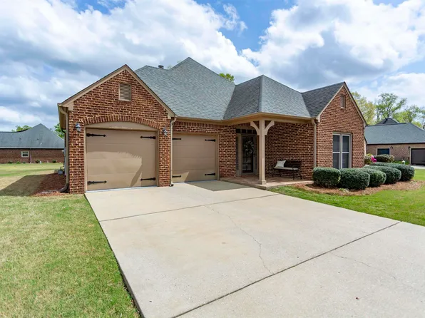 6146 Bent Brook Dr, Bessemer, AL 35022