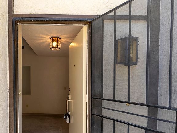 4th image of 3956 Mesa Circle Dr #A