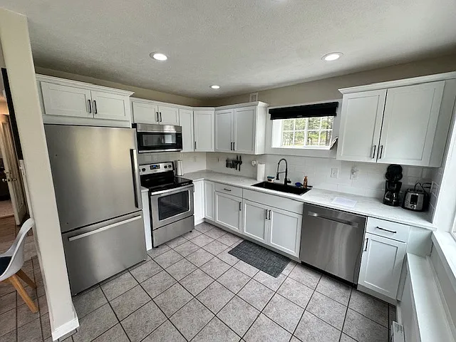 2 bed, 1600 sqft, $3,000 — Photo 3