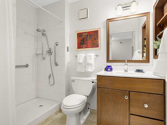 3rd image of 7600 Golden Valley Rd APT 709