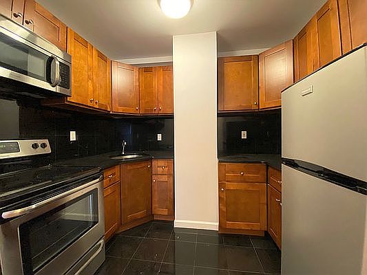 1st image of 802 Lexington Ave #2F