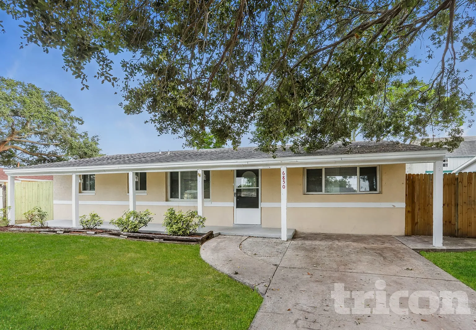 6850 83rd Avenue N Pinellas Park FL — Photo 2