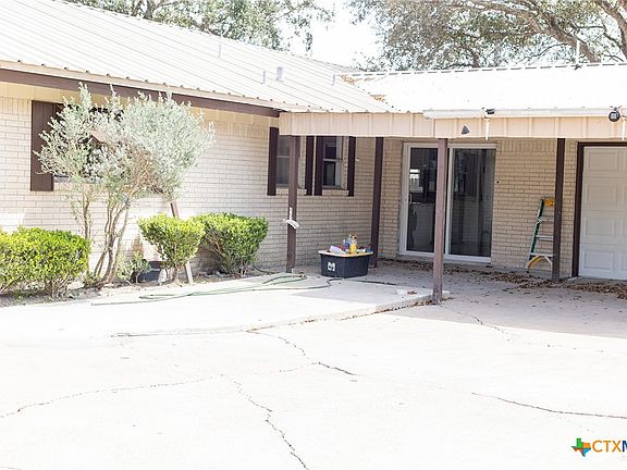 4th image of 405 Westwood Dr