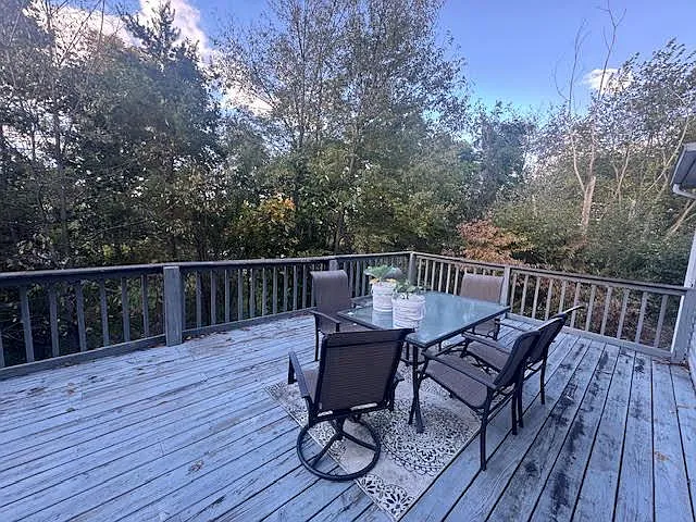 4 bed, 3.0 bath, 2225 sqft, $2,100 — Photo 3