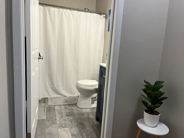 Upstairs full bath