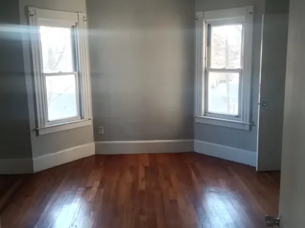 62 Pomona St APT 1, Springfield, MA 01108