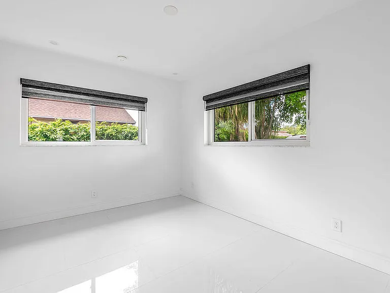 626 NW 7th St — Photo 17