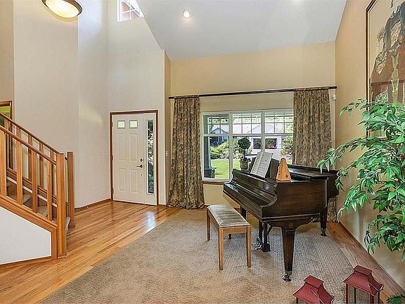 5th image of 820 Jewil Dr