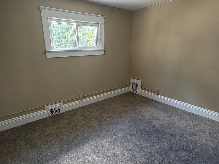 1114 N University Dr — Photo 13