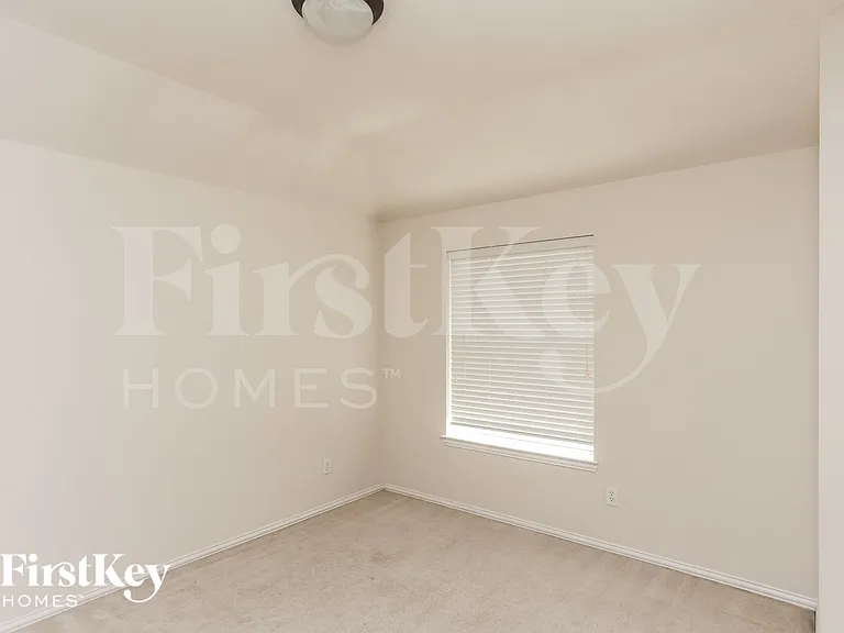 3213 Bloomfield Trl — Photo 12