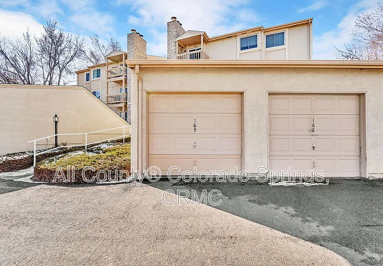 916 Tenderfoot Hill Rd #203 — Photo 17