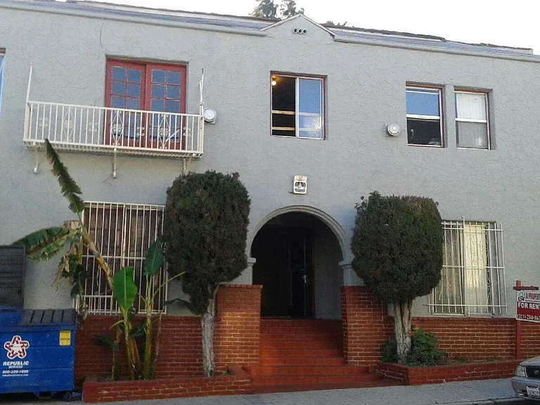 2651 S Manhattan Pl — Photo 7