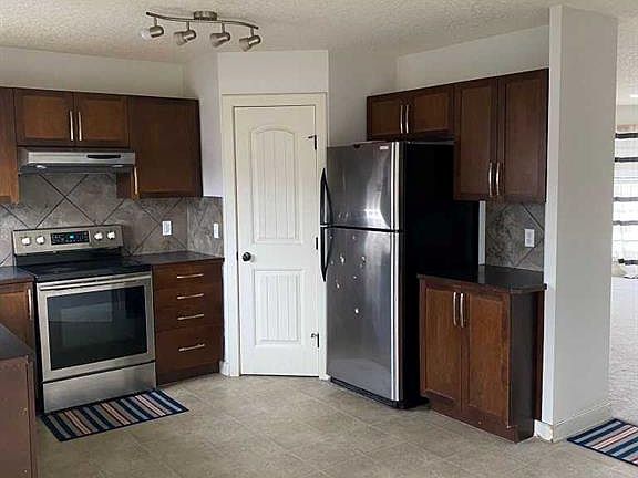 4th image of 210 S Saddlebrook Way NE