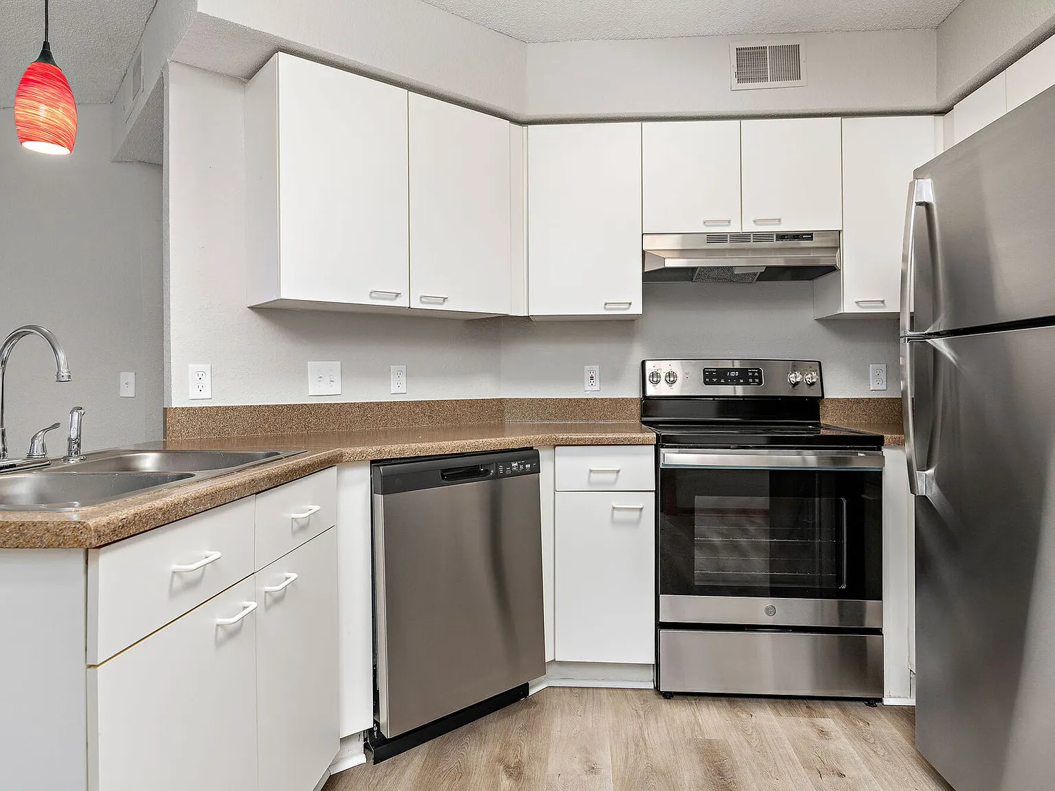 Oak Ridge Park Apartments — Photo 4