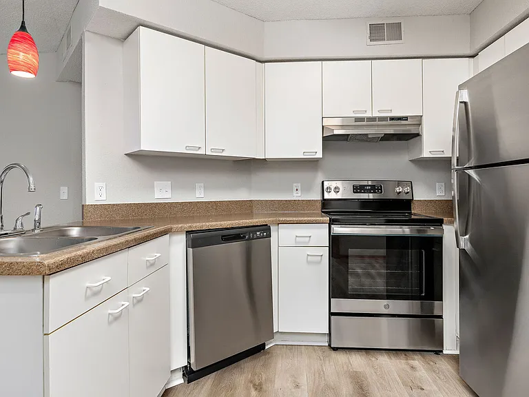 Oak Ridge Park Apartments — Photo 4