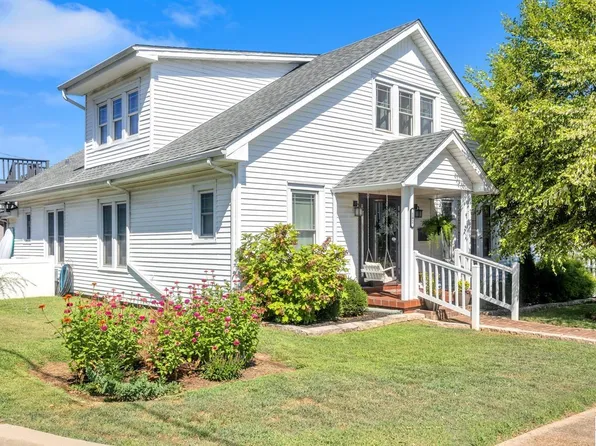 102 S 6th St, Murray, KY 42071