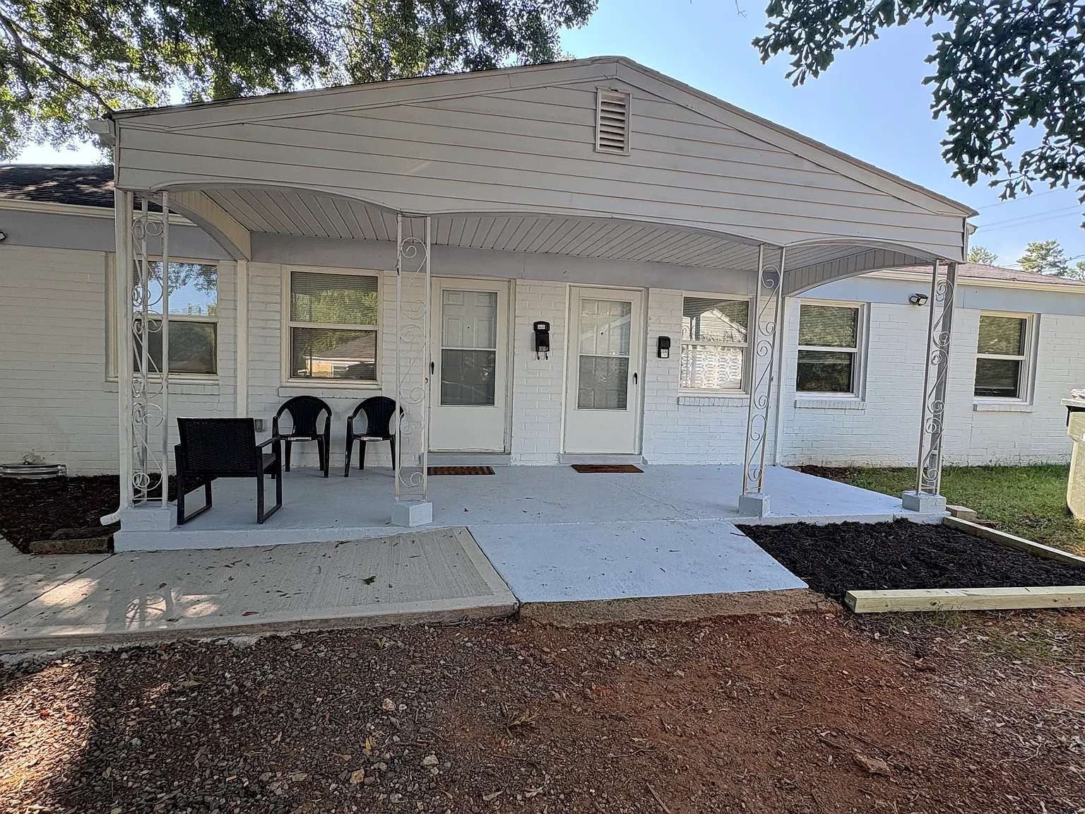 2 bed, 800 sqft, $1,300 — Photo 1