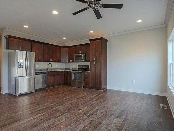 5th image of 15864 Valley View Dr
