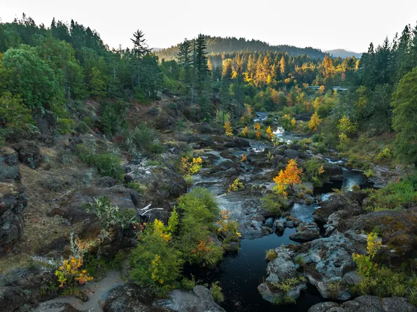 1070 Waldo Rd, Cave Junction, OR 97523