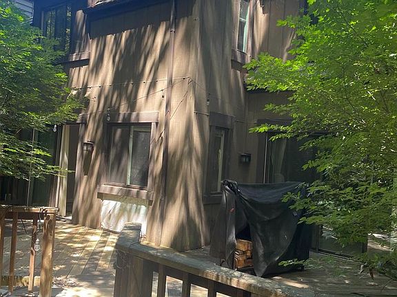 3rd image of 1537 Park Glen Ct
