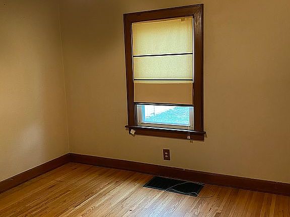 5th image of 1509 N Shabbona St