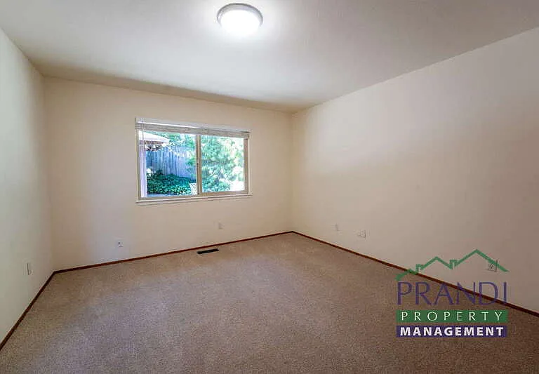 20 Portola Ave — Photo 13