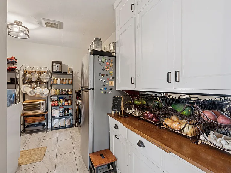 1672 Randolph Ave — Photo 11