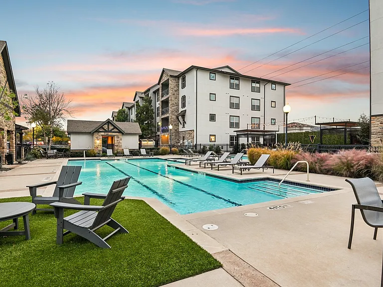 Vine + Vail Townhomes and Apartments — Photo 51