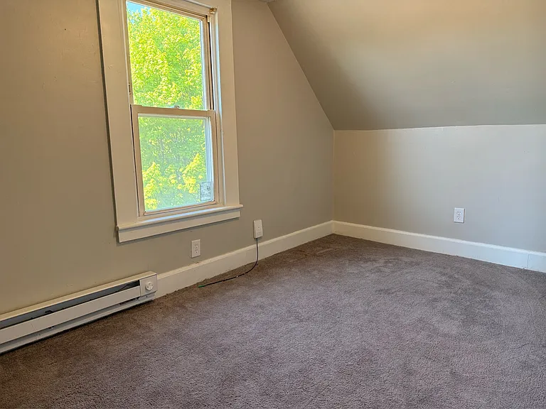 555 Main St #4 — Photo 6