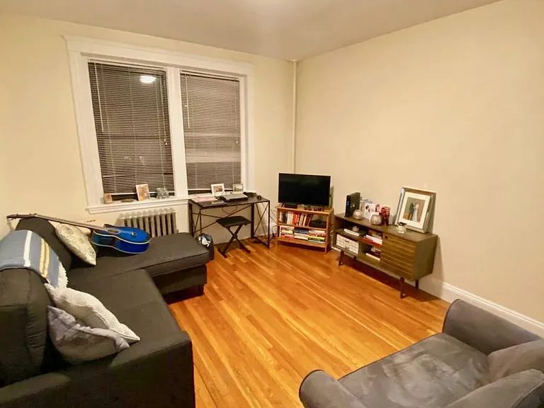 185-7 Chestnut Hill Ave — Photo 3