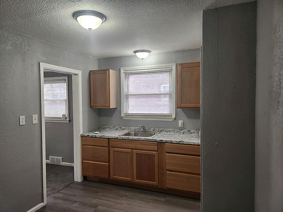 4th image of 10023 Abington Ave
