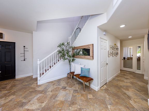 4th image of 27733 Mansfield Ct