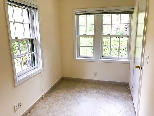 Rented by Showcase Realty | media 14