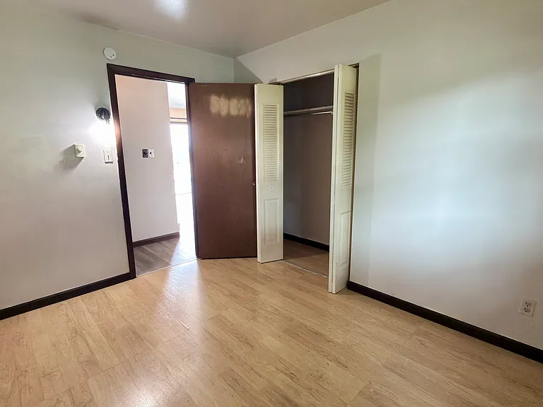 1015 E Hamilton St — Photo 29