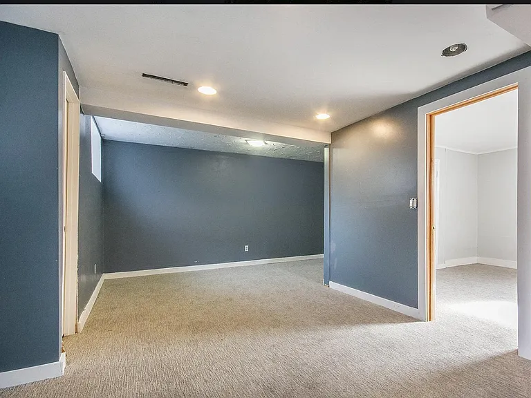 901 Sarasota Ave SE — Photo 10