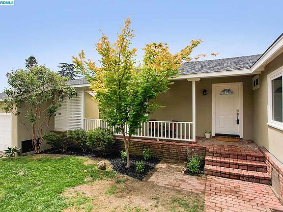 2nd image of 4721 Reinhardt Dr