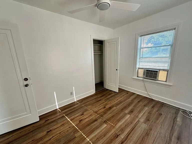 1037 12th St N #1 — Photo 11