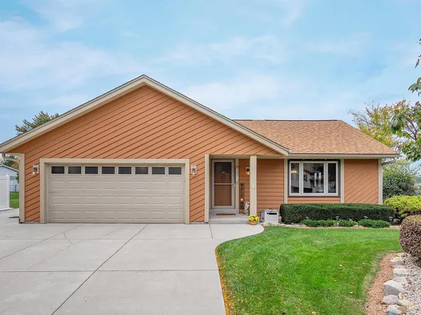 2051 E Poplar AVENUE, Oak Creek, WI 53154