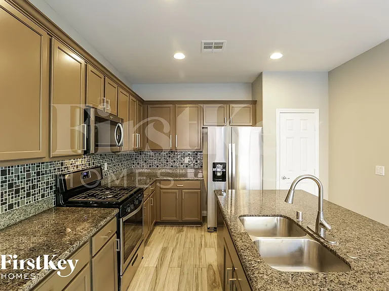 584 Little Moon Ave — Photo 6