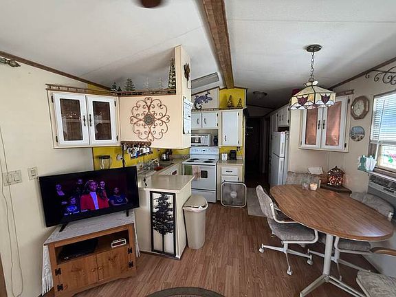 5th image of 146 N Merrill Rd #151