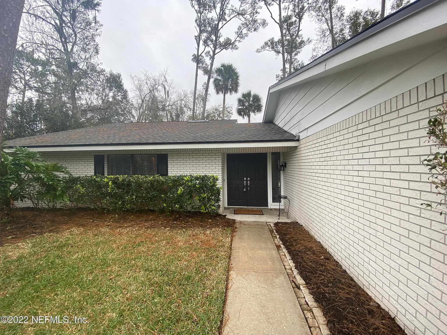 4 bed, 2.0 bath, 1574 sqft, $3,400 — Photo 2