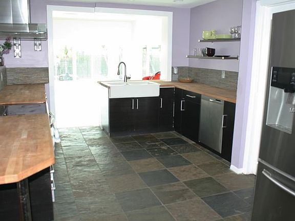 5th image of 1461 Cambridge Dr