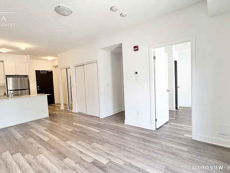 50 Lakebreeze Dr #105 — Photo 4