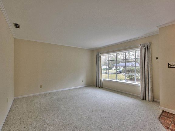4th image of 2340 Kilkenny Dr E